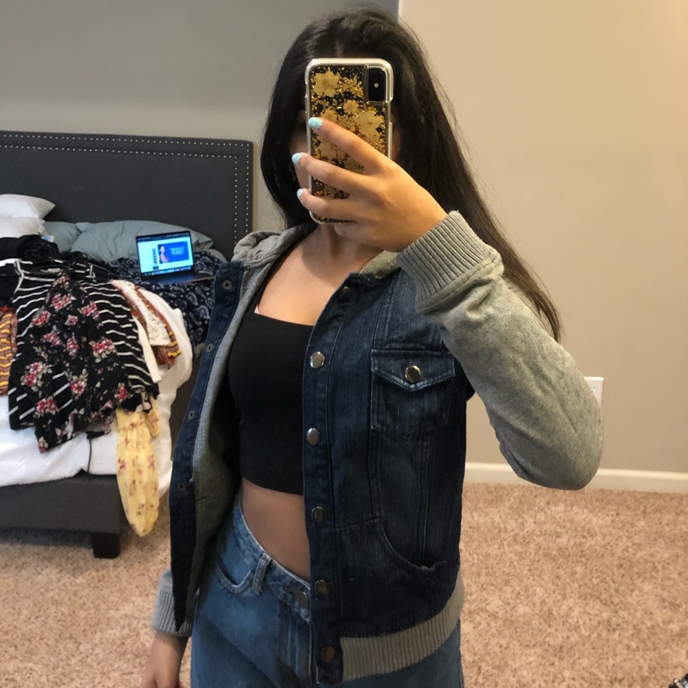 Jean jacket with grey hood and sleeves